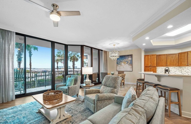 1st Floor Luxury Bay Views - Lighthouse on the Bay