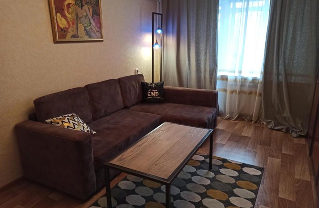 2-ка у метро Сибирская