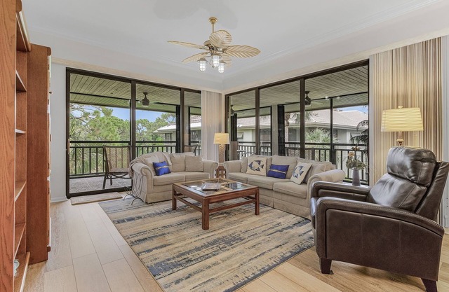 2/2 Corner Unit Condo in Bonita Bay! Large Lanai Space!