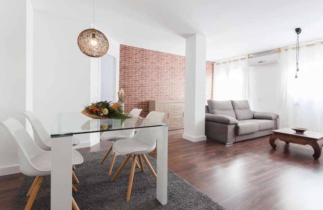2-bed apartment in the Centre of Girona w terrace