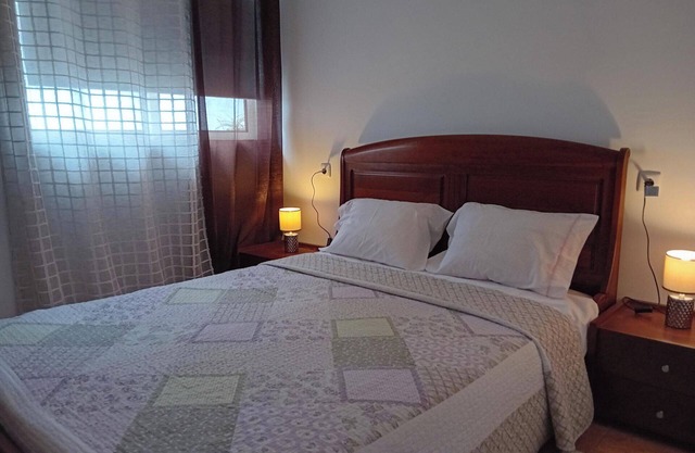 2-Bed House - Garden, Parking, Pets