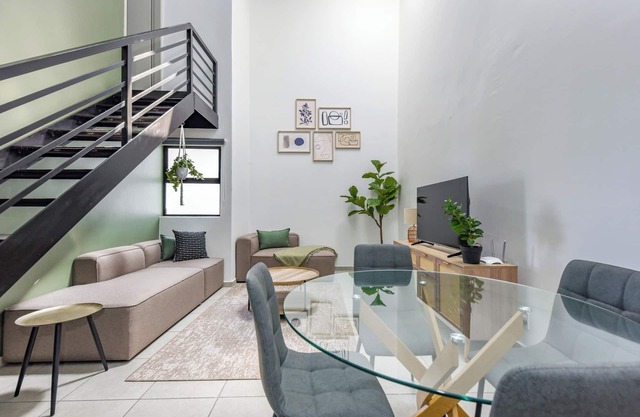 2 Bed Penthouse | Perfectly located by Rosebank