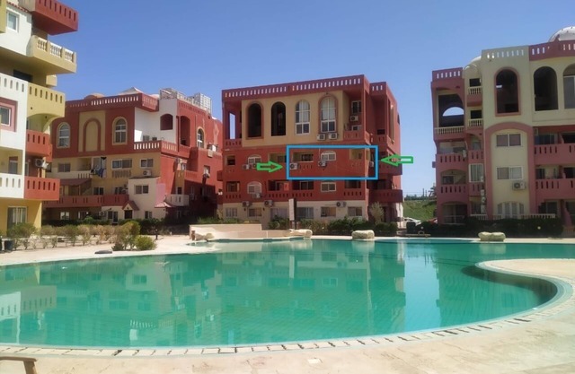 2 Bedroom Apartment with pool view