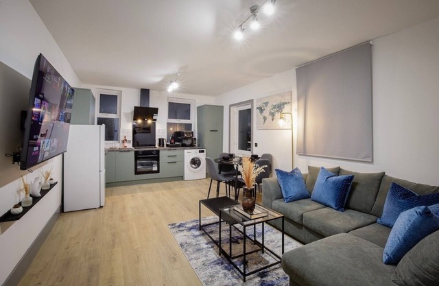 2 Bedroom, 1 Bathroom apartment