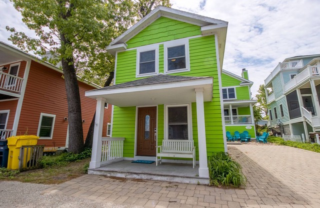 2-bedroom 2-bath Charming Beachwalk Home