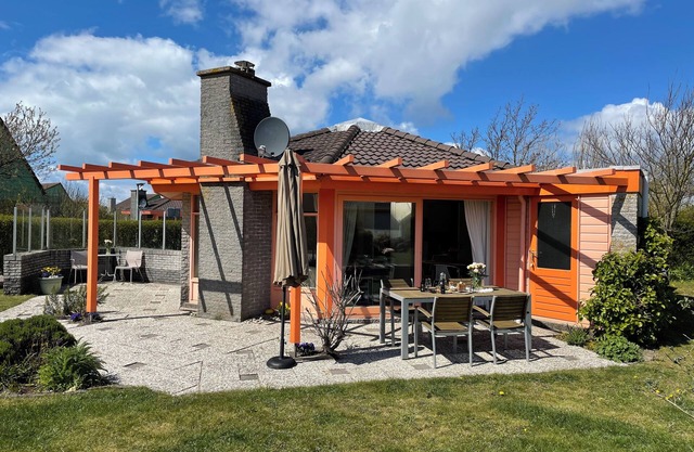 2 bedroom accommodation in Julianadorp aan Zee