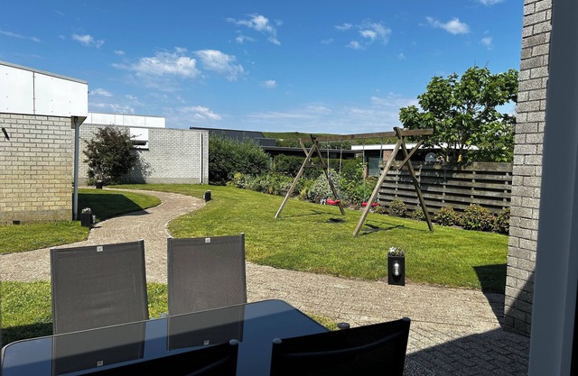 2 bedroom accommodation in Julianadorp aan Zee