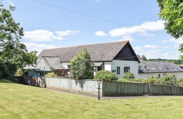 2 bedroom accommodation in Colaton Raleigh