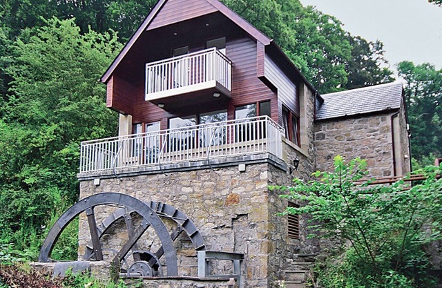 2 bedroom accommodation in Near Linlithgow