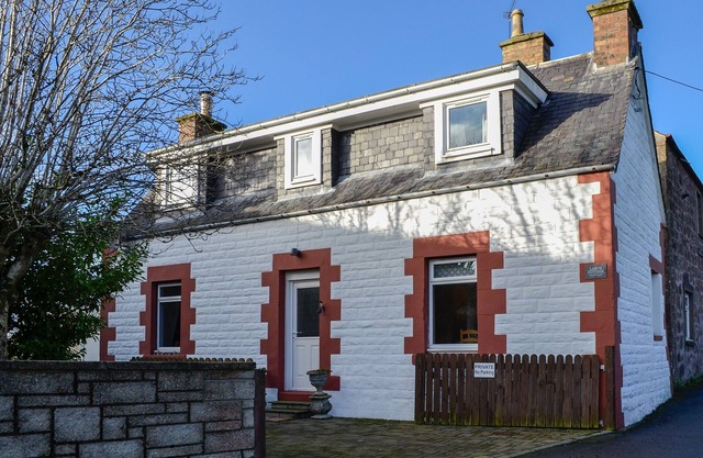 2 bedroom accommodation in Blairgowrie