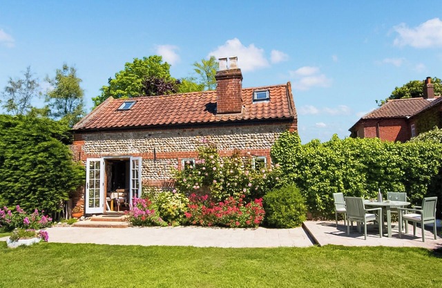 2 bedroom accommodation in Ridlington
