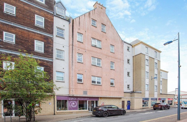 2 bedroom accommodation in Inverness
