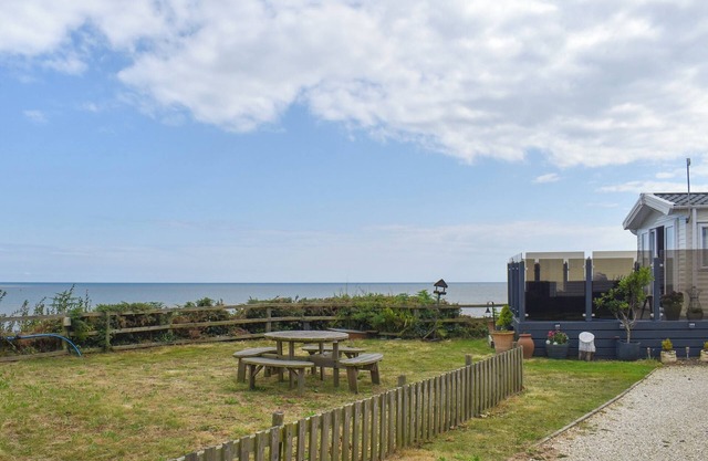2 bedroom accommodation in Lowestoft