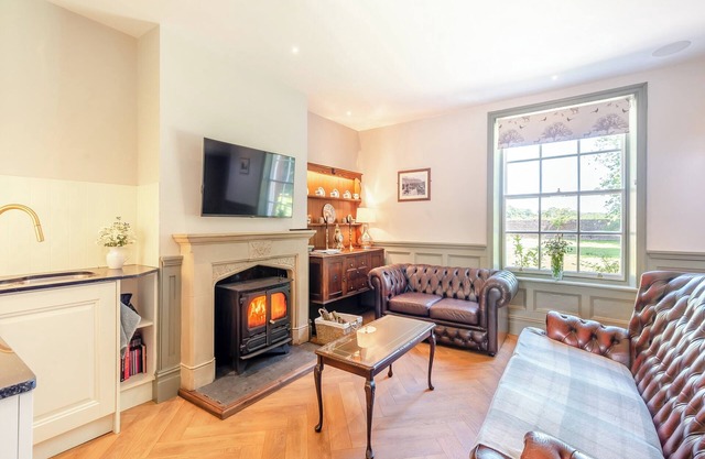 2 bedroom accommodation in Longtown, near Carlisle