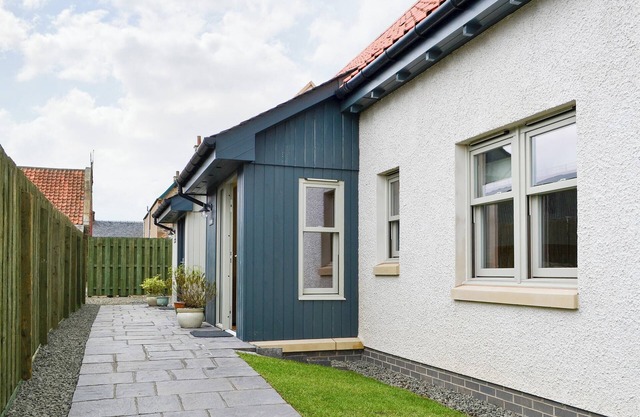 2 bedroom accommodation in Linlithgow, near Edinburgh