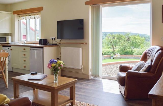 2 bedroom accommodation in Canaston Bridge, near Narberth