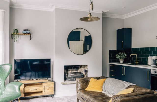 2 bedroom accommodation in Worthing