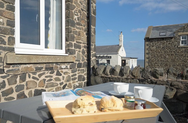2 bedroom accommodation in Craster