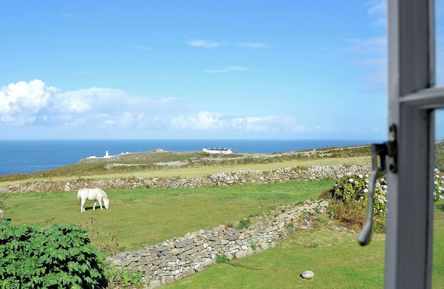 2 bedroom accommodation in Lower Boscaswell, Pendeen