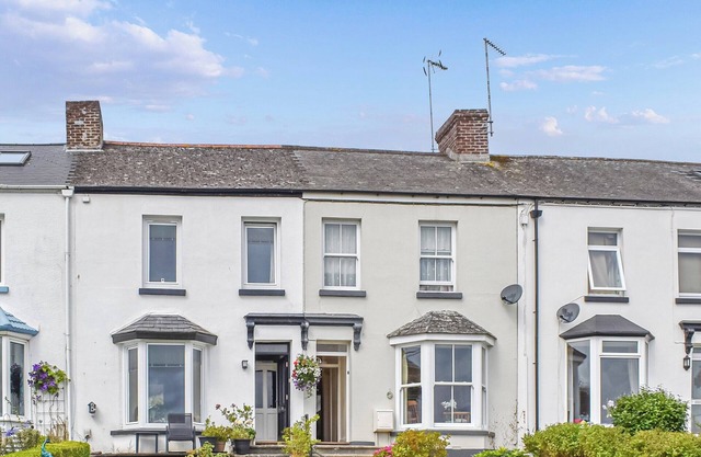 2 bedroom accommodation in Saltash