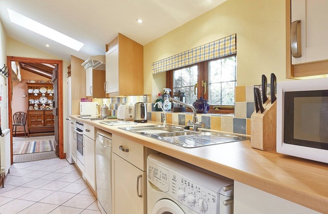 2 bedroom accommodation in Great Hautbois, near Coltishall