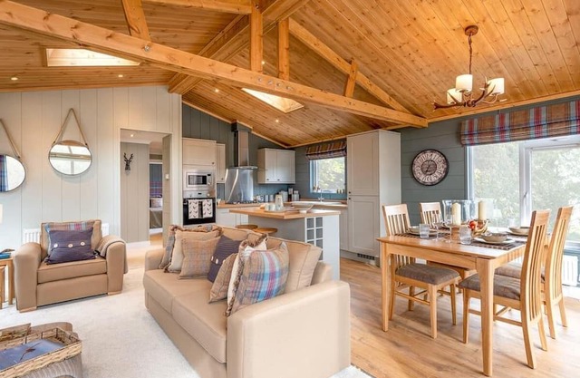 2 bedroom accommodation in Lauder
