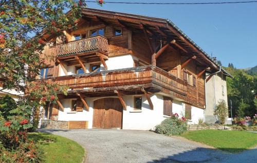 2 Bedroom Amazing Apartment In Praz Sur Arly