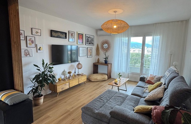 2-bedroom apartment near beaches and Bastia, sea and mountain view