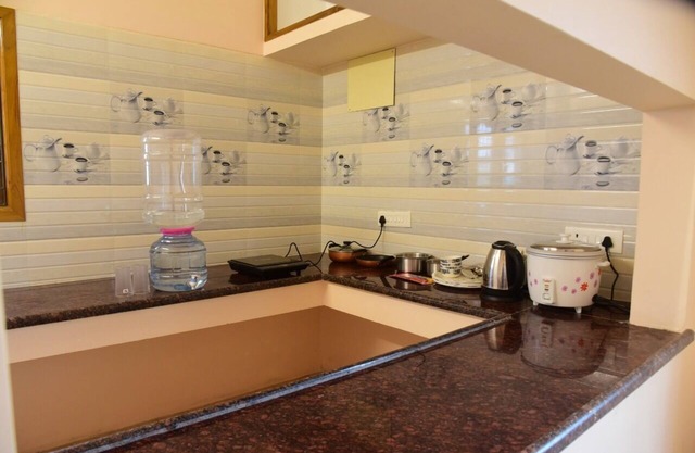 2 bedroom apartment's stay with all amenities and pet friendly.