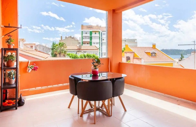 2-bedroom apartment with magnificent Tagus views