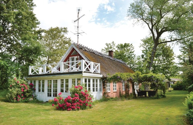 2 bedroom awesome home in Gilleleje