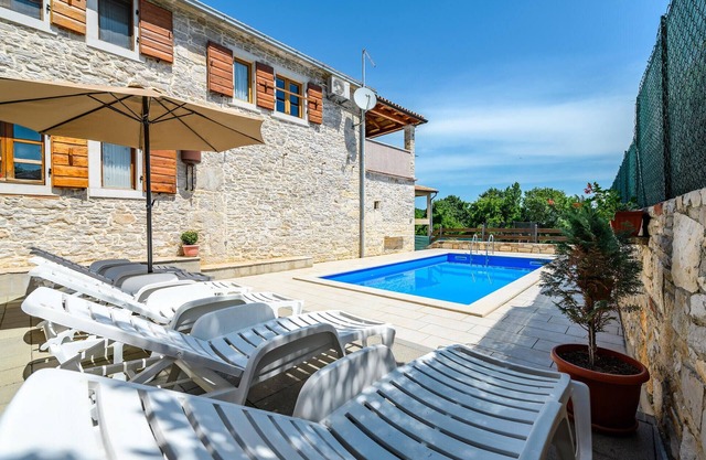 2 bedroom awesome home in Medancici