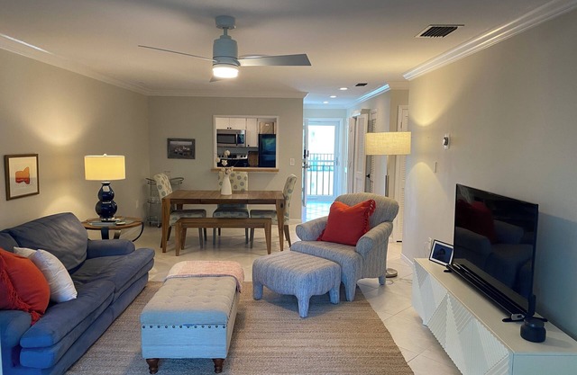 2 Bedroom Beachside Condo, Walk to Vero Beach's Best Beach