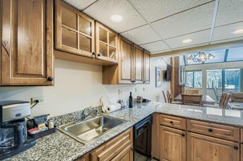 2 Bedroom Beaver Run Condo, Ski-in Ski-out, Dog Friendly, On Peak 9