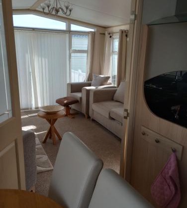 2 bedroom caravan with large decking