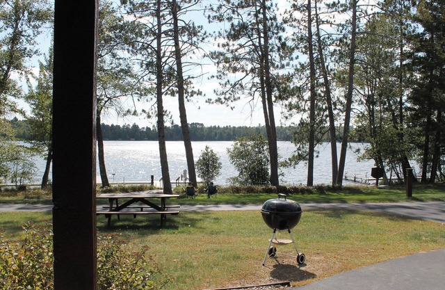 2 Bedroom condo great view of Duck Lake
