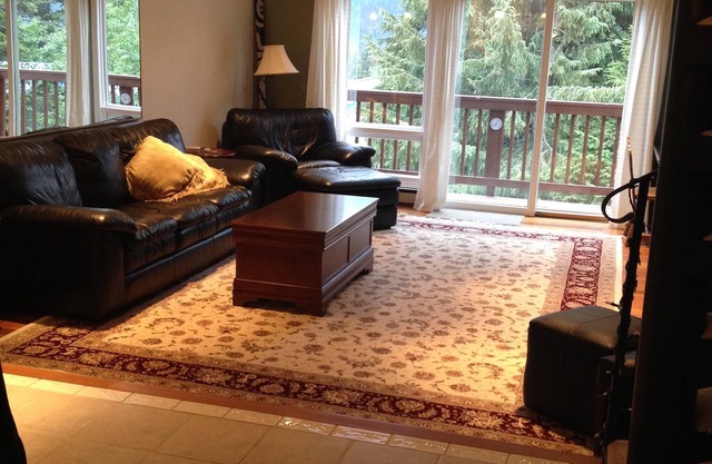2 Bedroom Condo With Roof Top Deck