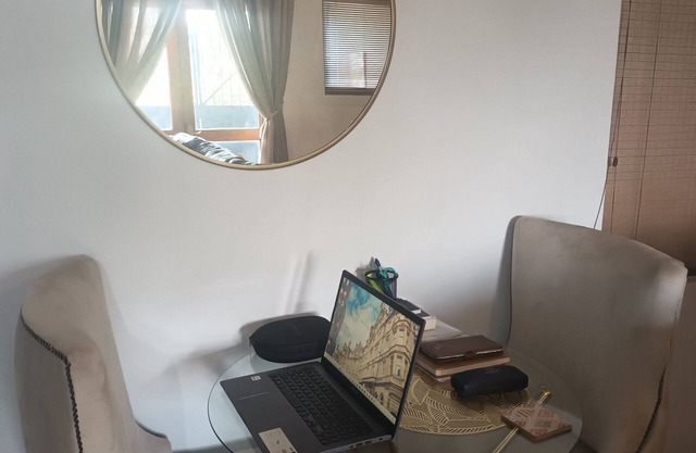 2-Bedroom Cozy Mountain Apartment with Stunning Panoramic Views
