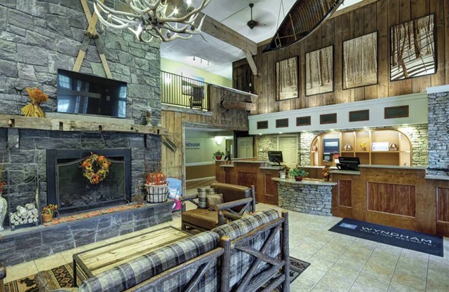 2 Bedroom Deluxe Condo w/Kitchen at Bentley Brook, Jiminy Peak Ski Mountain!