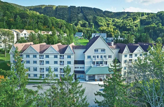 2 Bedroom Deluxe Condo at Jiminy Peak Mountain, Skiing, Bentley Brook Resort!