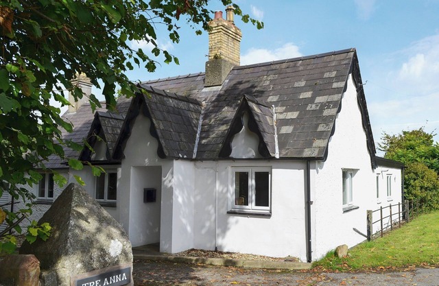 2 bedroom accommodation in Dwyran, near Llanfairpwllgwyngyll