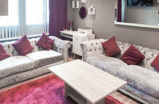 2 bedroom accommodation in Kingston Park, near Newcastle upon Tyne