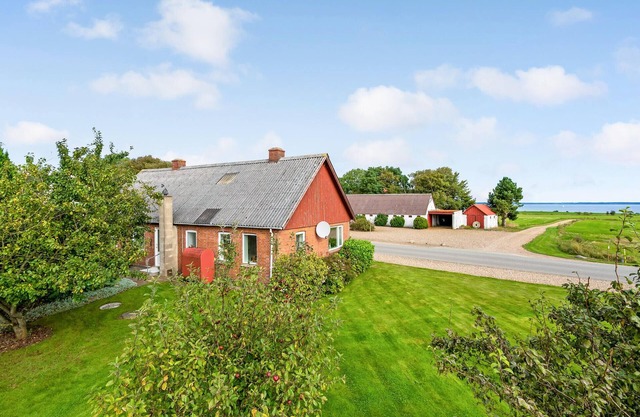 2 bedroom gorgeous home in Roslev