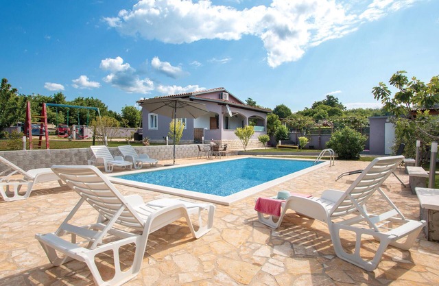 2 bedroom gorgeous home in Valtura