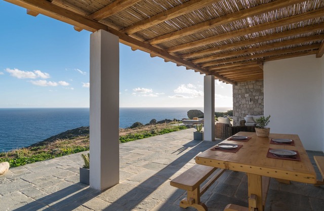 2-Bedroom House in Milos with Unforgettable Aegean Sea Views
