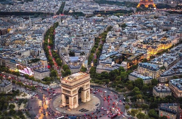 2 Bedroom In the Heart Of Tour Eiffel With Aircon