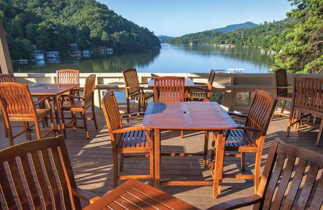 2 Bedroom Lockoff Condo, Sleeps 8, in Blue Ridge Mountains, Fairfield Mountains!