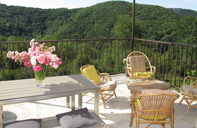 2 Bedroom Private vacation home in Peux et Couffouleux