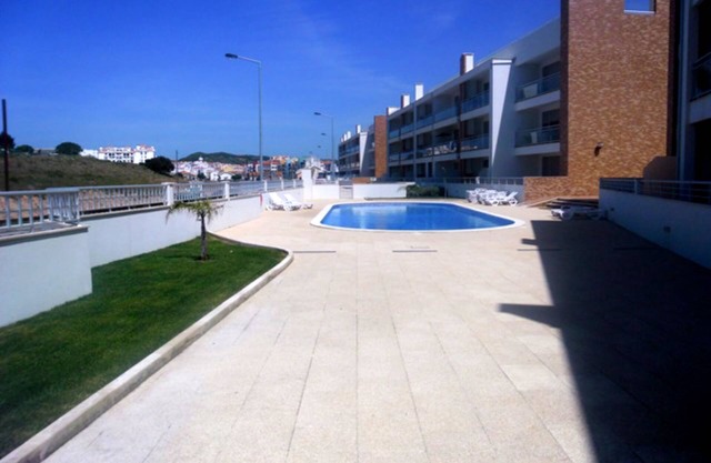 2 Bedroom ground floor apartment with private terrace and BBQ. Sleeps 6