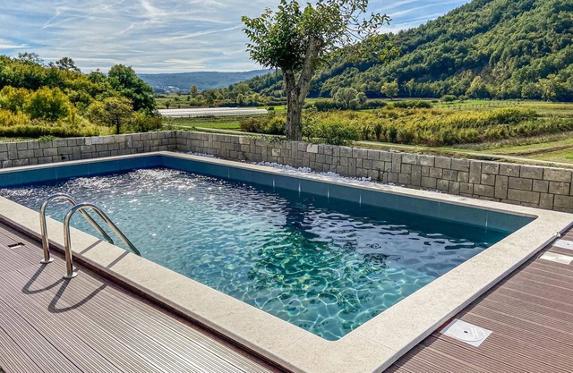 2 bedroom stunning home in Podpican